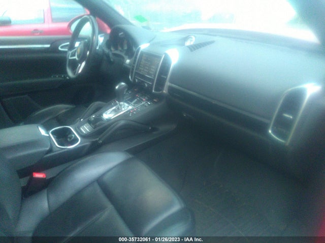 2016 Porsche Cayenne, VIN: WP1AF2A21GKA41748