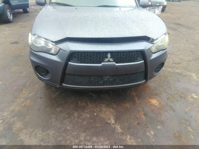 JA4AS2AW5BU019372 Mitsubishi Outlander Es