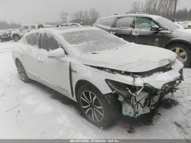 2018 Buick LaCrosse, VIN: 1G4ZR5SS4JU105879