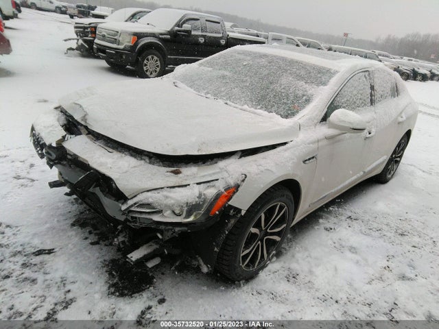 2018 Buick LaCrosse, VIN: 1G4ZR5SS4JU105879