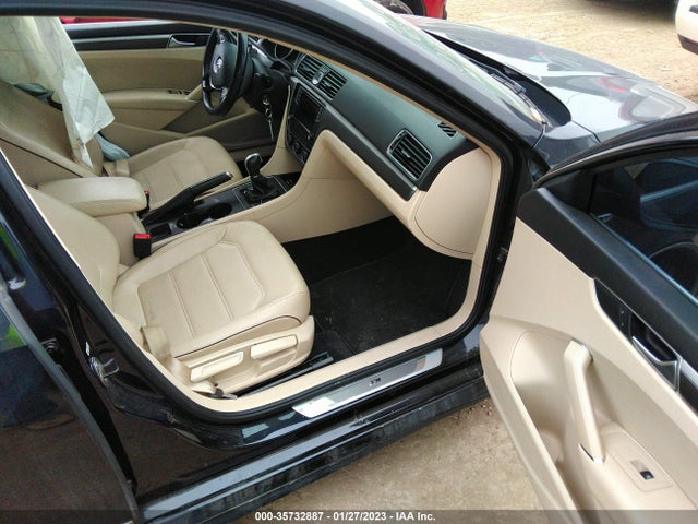 1VWDT7A34HC017515 Volkswagen Passat R-line W/comfort Pkg