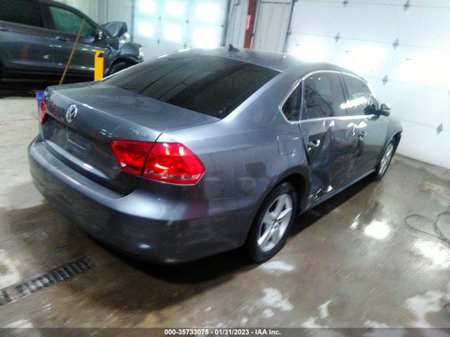 1VWBS7A36EC120716 Volkswagen Passat Se W/sunroof & Nav