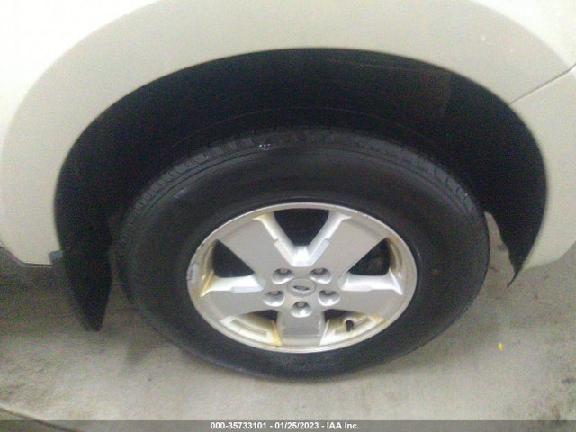 2009 FORD ESCAPE XLT VIN: 1FMCU03749KC34536