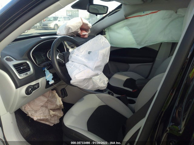 2019 Jeep Compass, VIN: 3C4NJCBB1KT840636