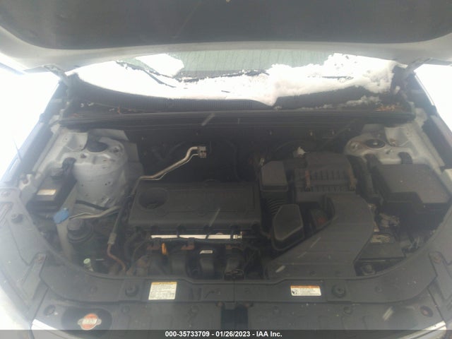 2011 KIA SORENTO LX VIN: 5XYKT3A17BG005668