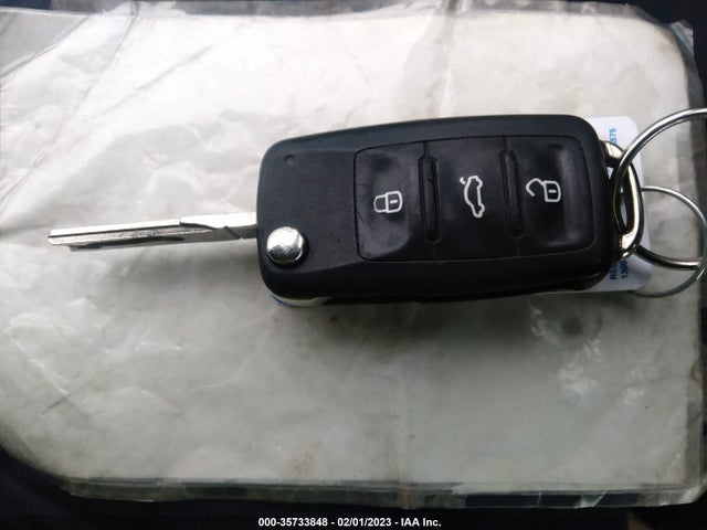 2015 Volkswagen Tiguan, VIN: WVGAV7AX1FW084180