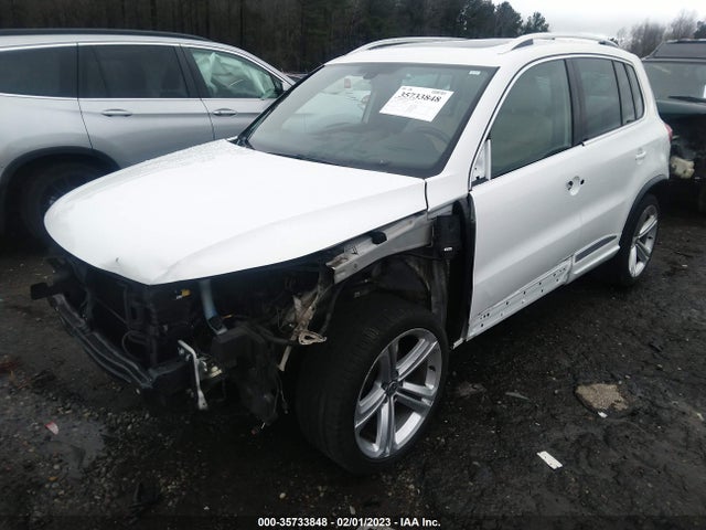2015 Volkswagen Tiguan, VIN: WVGAV7AX1FW084180