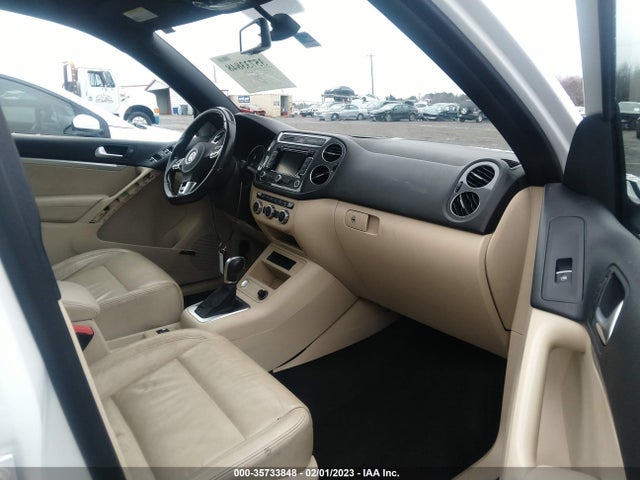 2015 Volkswagen Tiguan, VIN: WVGAV7AX1FW084180