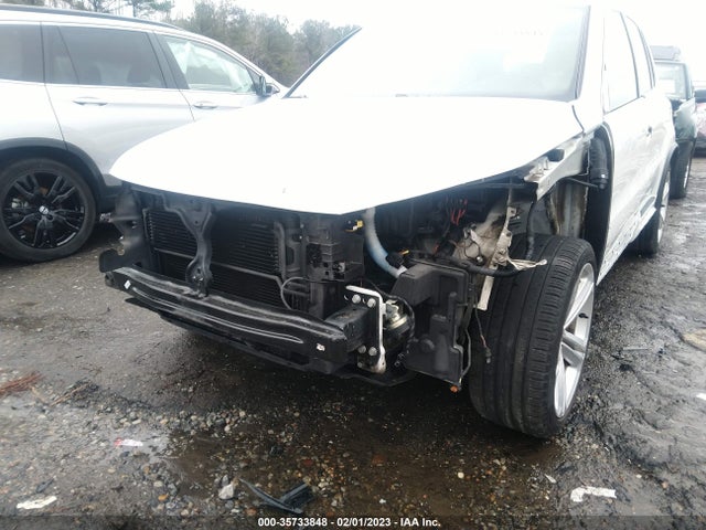 2015 Volkswagen Tiguan, VIN: WVGAV7AX1FW084180