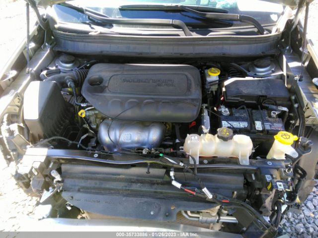 1C4PJLCB4KD490495 Jeep Cherokee Latitude