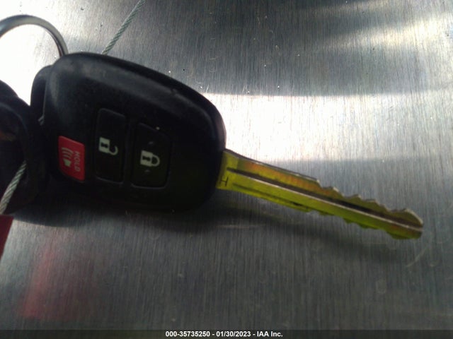 Toyota RAV4 LE 2018 2T3ZFREV4JW439973 Image 3
