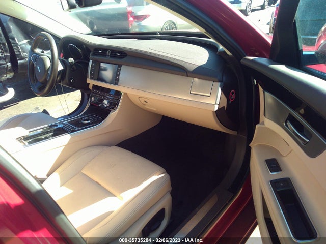 SAJBD4BV9HCY52047 Jaguar XF