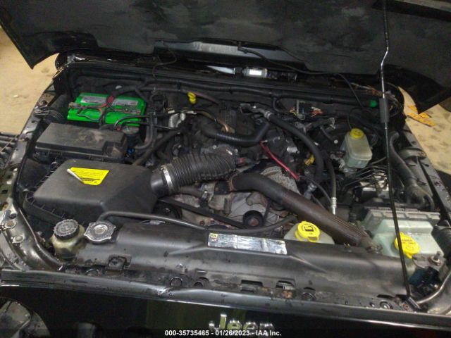1J4HA5H13BL542523 Jeep Wrangler Unlimited Sahara