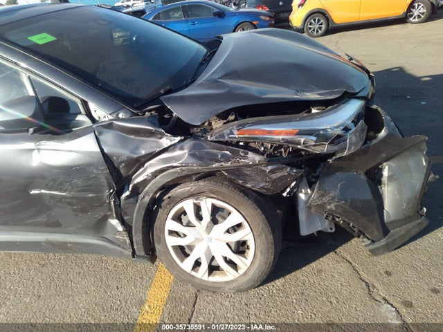 Toyota C-HR 2021 JTNKHMBX6M1112445 Image 3
