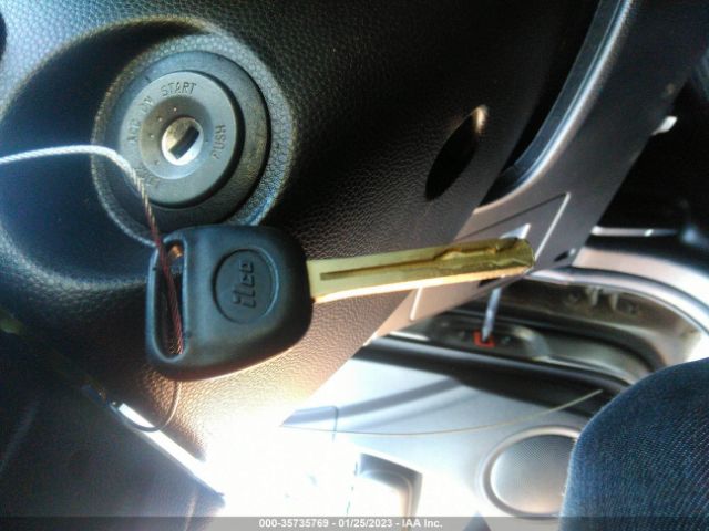 KNDJN2A27E7047476 KIA Soul Base