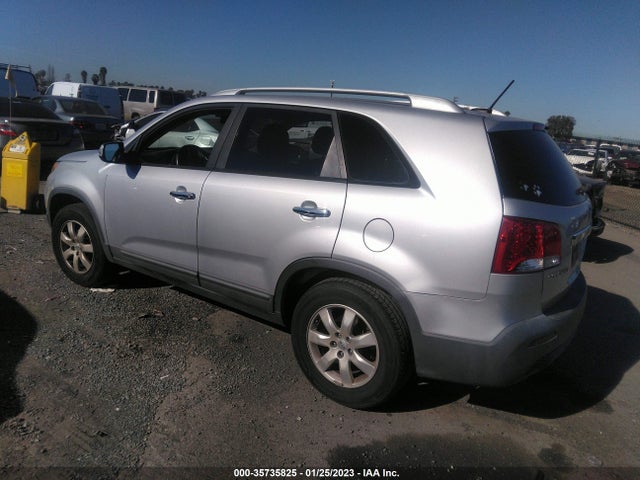 2013 KIA SORENTO LX VIN: 5XYKT4A65DG390247