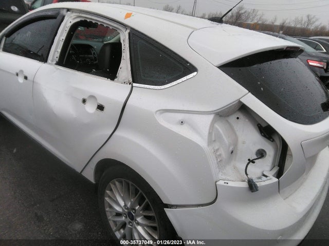 2014 FORD FOCUS TITANIUM VIN: 1FADP3N21EL125223