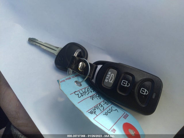 2018 HYUNDAI ELANTRA SE VIN: 5NPD74LF7JH355286