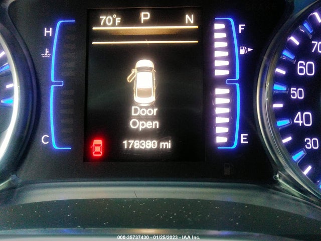 Chrysler 200 Limited 2016 1C3CCCAB5GN188375 Image 7