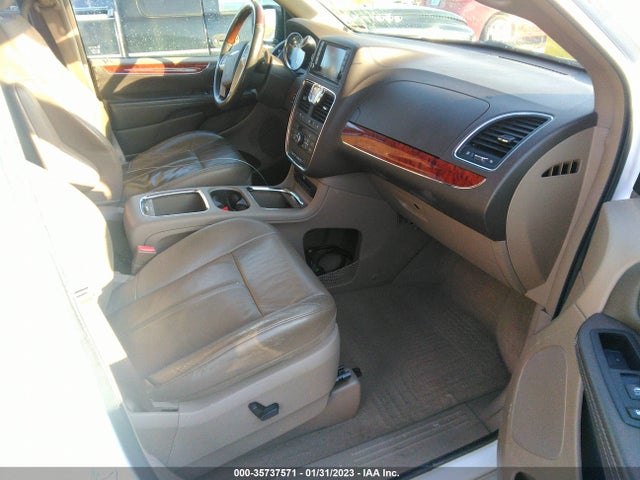 2C4RC1GG8GR136092 Chrysler Town & Country Limited Platinum