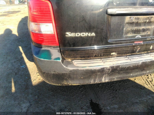2005 KIA SEDONA LX/EX VIN: KNDUP131X56632984
