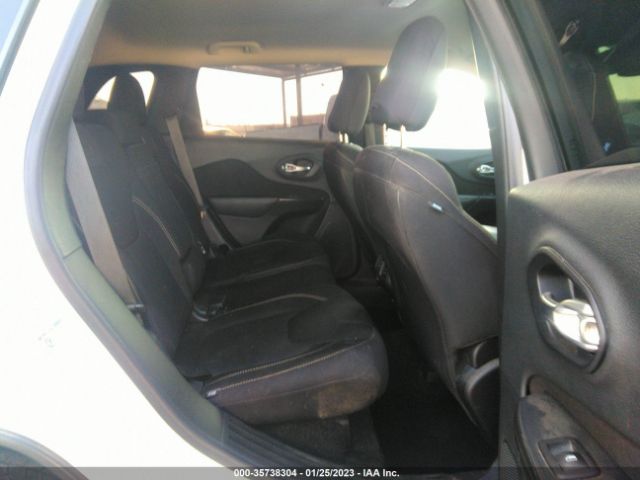1C4PJMCS7GW103598 Jeep Cherokee Altitude