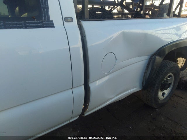 Chevrolet SILVERADO 2500HD 2003 1GCHC29U43E103716 Image 6
