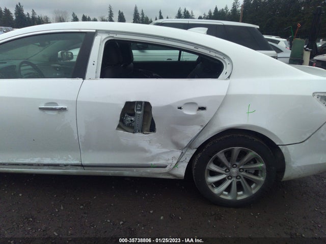 2016 Buick LaCrosse, VIN: 1G4GB5G36GF261433
