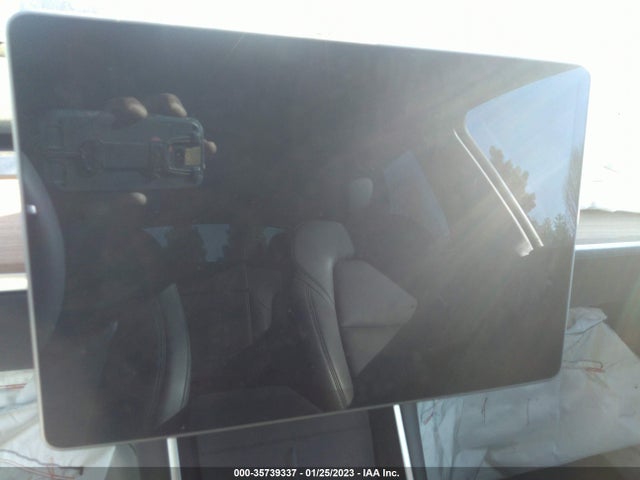 Tesla Model Y Long Range 2020 5YJYGDEE7LF057943 Image 8