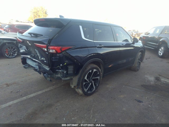 JA4J4UA88NZ066894 Mitsubishi Outlander Se