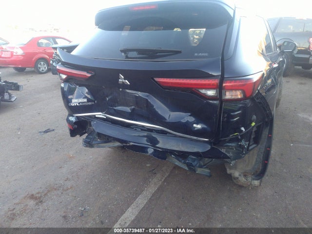 JA4J4UA88NZ066894 Mitsubishi Outlander Se