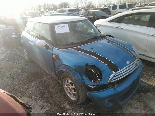 2011 MINI COOPER WMWSU3C59BT183967 Photo 0