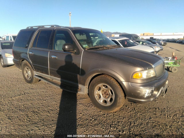 Lincoln Navigator 2001 5LMFU28R71LJ27074 головне зображення