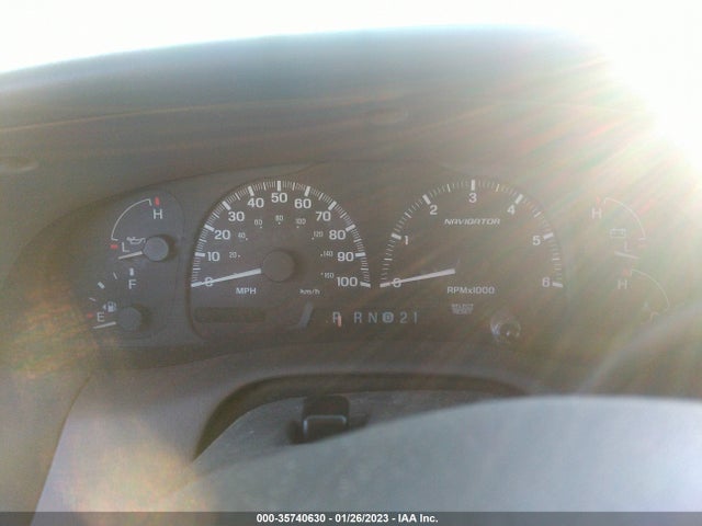 Lincoln Navigator 2001 5LMFU28R71LJ27074 Image 8