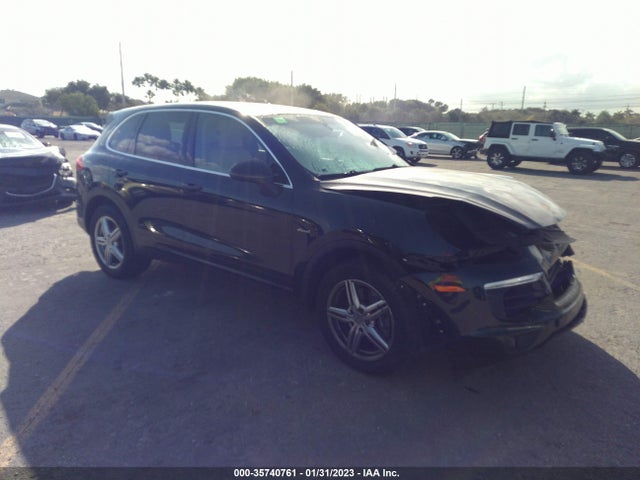 2015 Porsche Cayenne, VIN: WP1AF2A22FLA37930