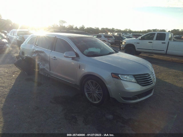 2018 Lincoln MKT, VIN: 2LMHJ5AT6JBL00695