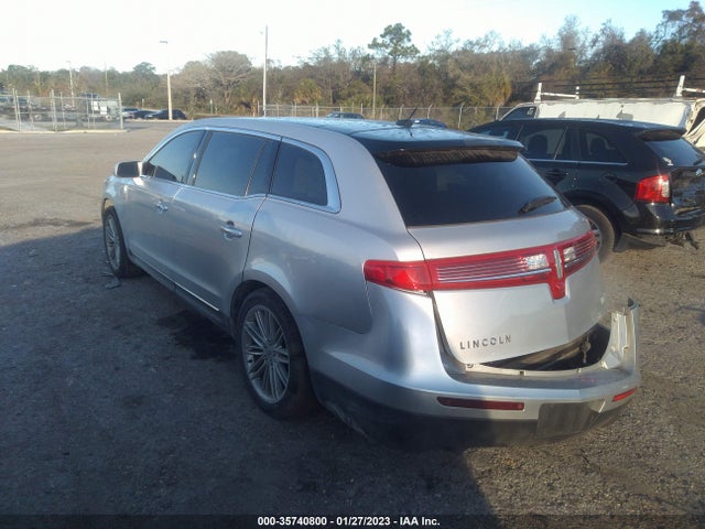 2018 Lincoln MKT, VIN: 2LMHJ5AT6JBL00695