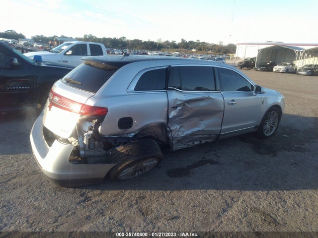 2018 Lincoln MKT, VIN: 2LMHJ5AT6JBL00695