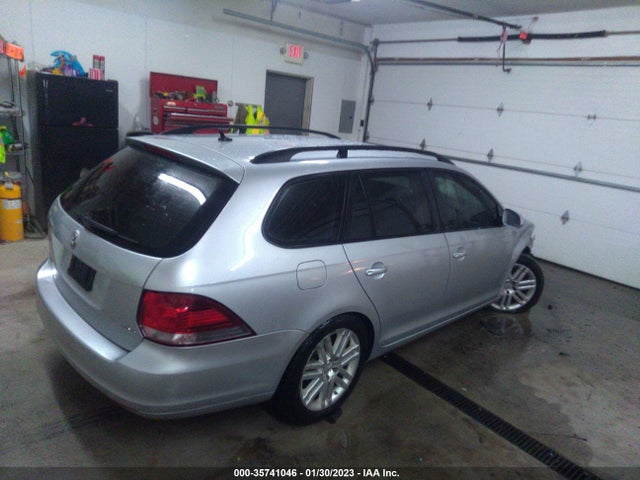 3VWKP7AJ9DM671719 Volkswagen Jetta Sportwagen S