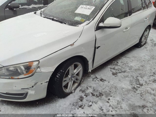 2015 Volvo V60, VIN: YV1612SC7F1207542