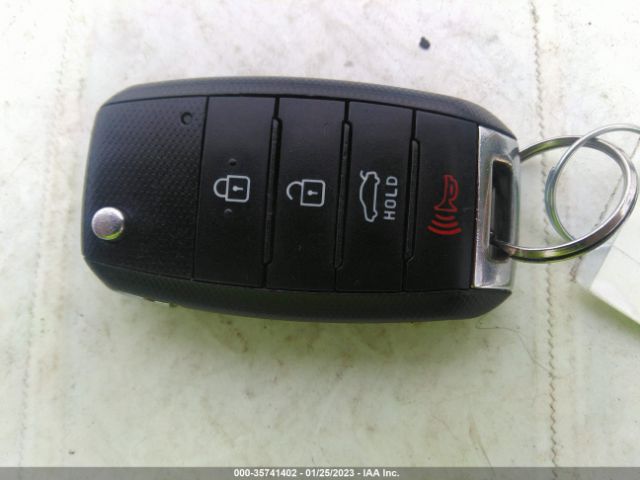 3KPFL4A78HE043623 KIA FORTE S