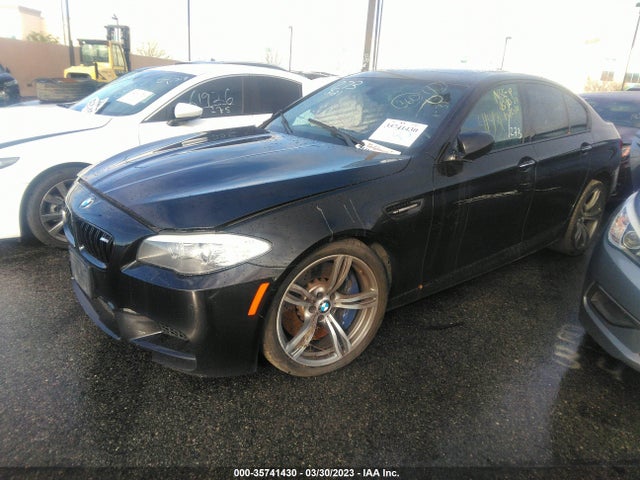 BMW M5 2013 WBSFV9C59DD096984 Image 2