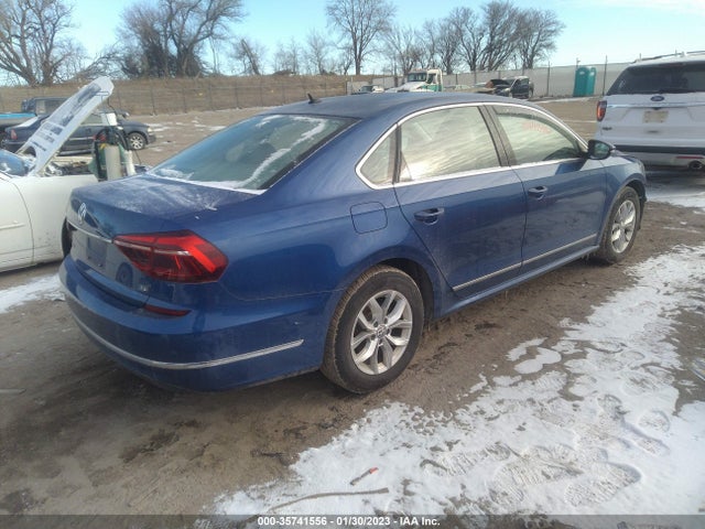 2017 Volkswagen Passat, VIN: 1VWAT7A31HC068084