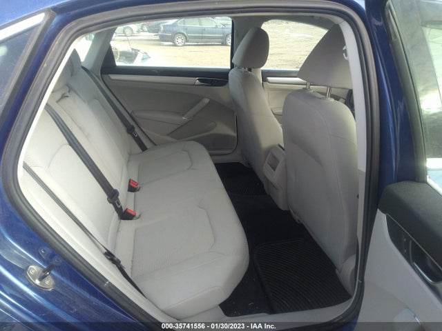 2017 Volkswagen Passat, VIN: 1VWAT7A31HC068084