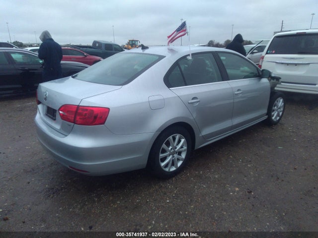 3VWD07AJ2EM357425 Volkswagen Jetta Sedan Se W/connectivity