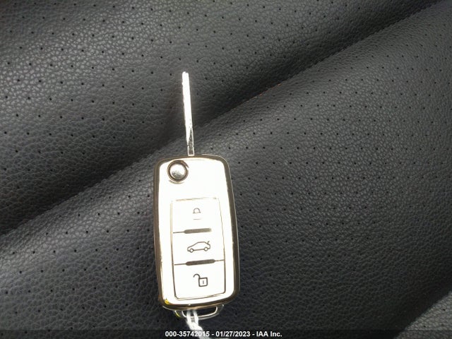 2017 Volkswagen Tiguan, VIN: WVGBV7AX5HK028452
