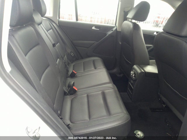 2017 Volkswagen Tiguan, VIN: WVGBV7AX5HK028452