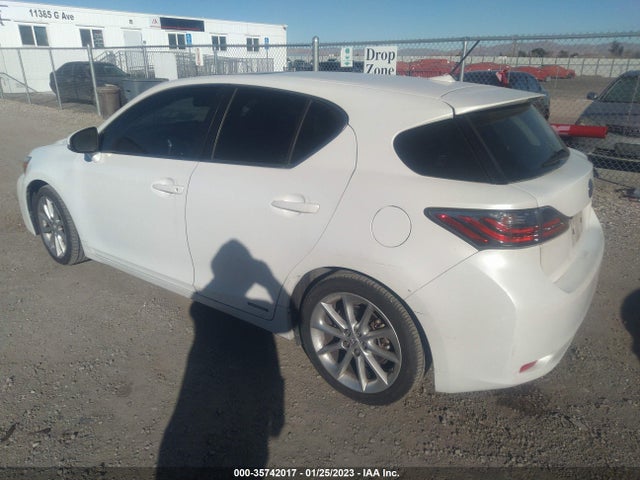 JTHKD5BH3B2022142 Lexus CT 200H