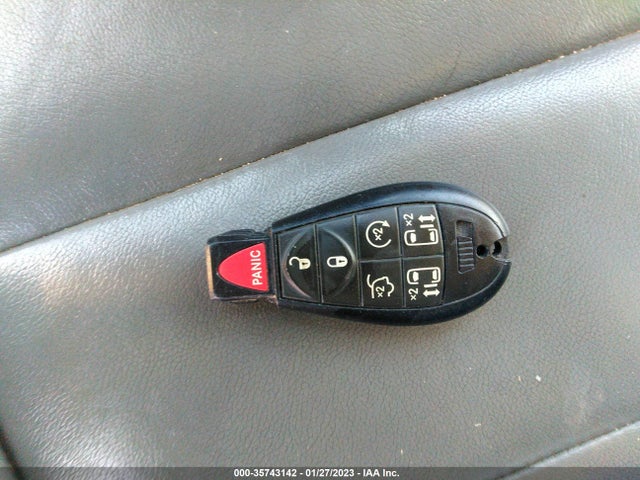 Volkswagen ROUTAN SEL 2011 2V4RW5DGXBR750157 Image 3