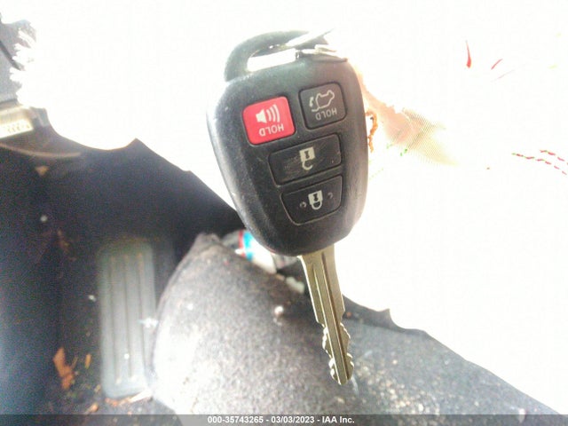 2016 TOYOTA RAV4 XLE VIN: 2T3RFREV6GW504668